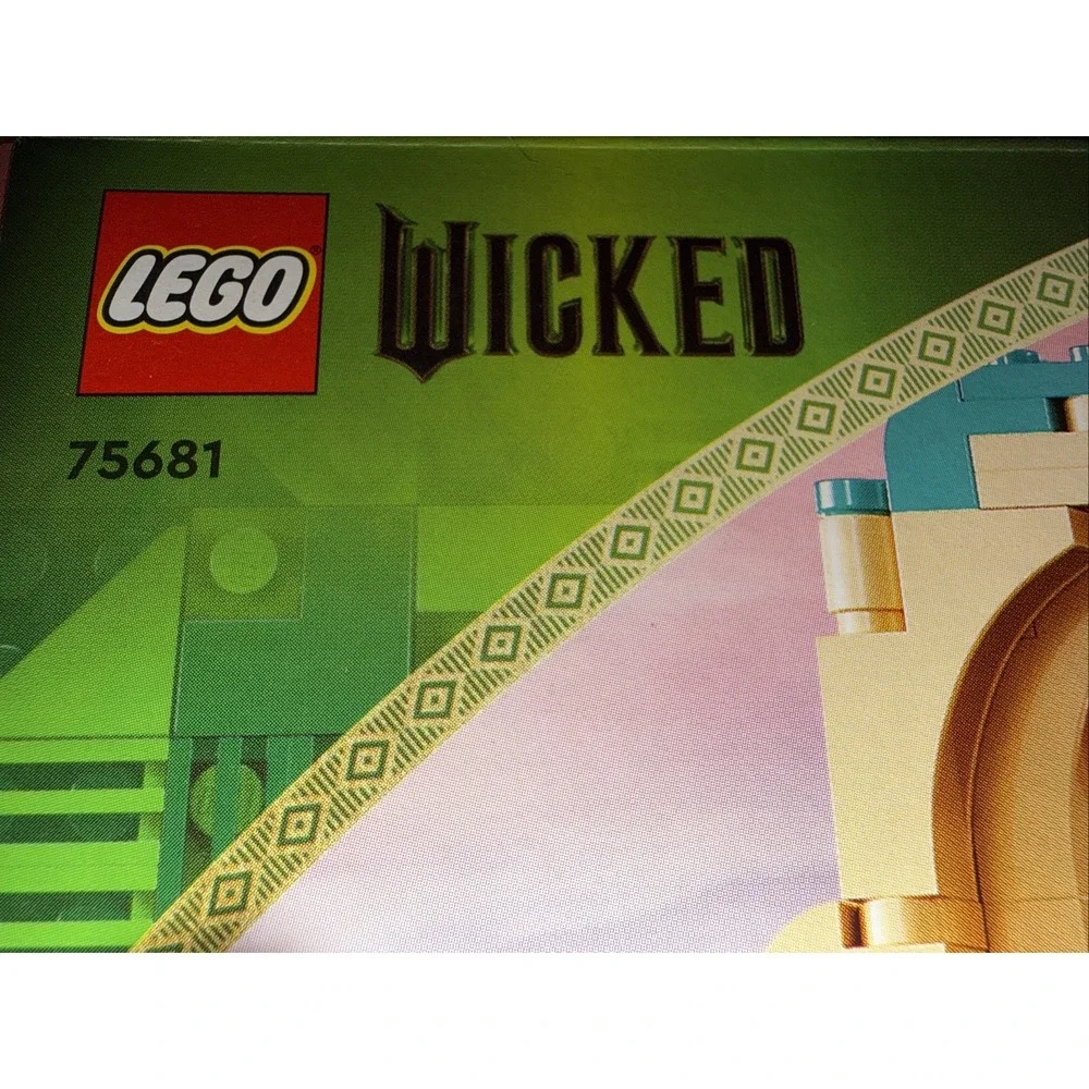 *Sealed* LEGO Wicked: Glinda, Elphaba & Nessarose at Shiz University (75681)